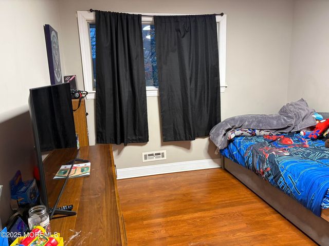 11 Chestnut Ridge Road, Holmdel, NJ 07733