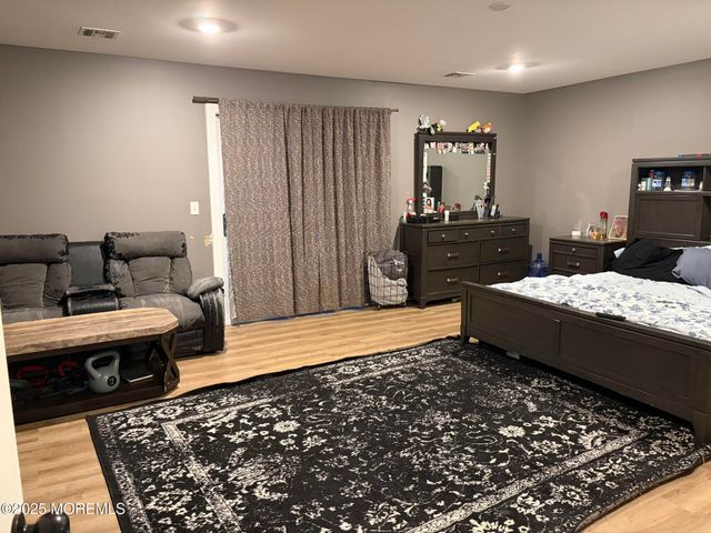 11 Chestnut Ridge Road, Holmdel, NJ 07733