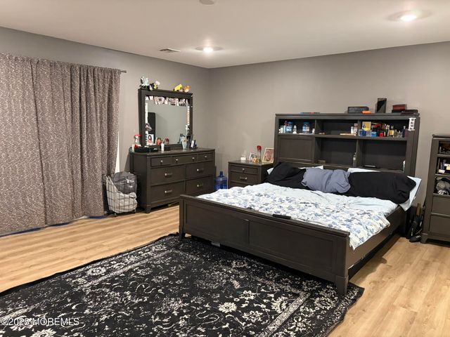 11 Chestnut Ridge Road, Holmdel, NJ 07733