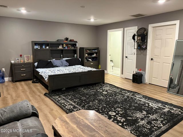 11 Chestnut Ridge Road, Holmdel, NJ 07733