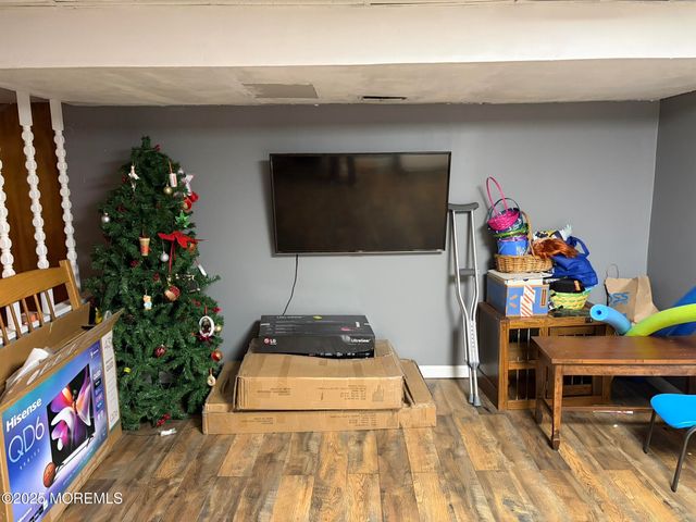 11 Chestnut Ridge Road, Holmdel, NJ 07733