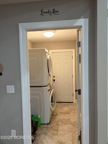 11 Chestnut Ridge Road, Holmdel, NJ 07733