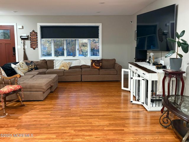 11 Chestnut Ridge Road, Holmdel, NJ 07733