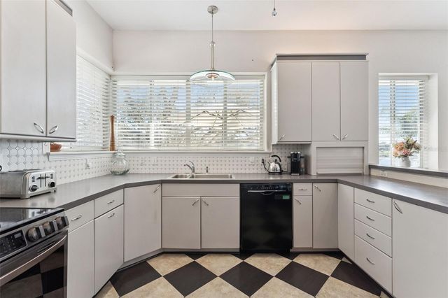 190 CRYSTAL LAKE DRIVE, Clermont, FL 34711