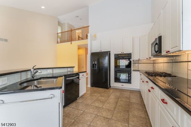 12 Republic Row, Franklin Twp., NJ 08873