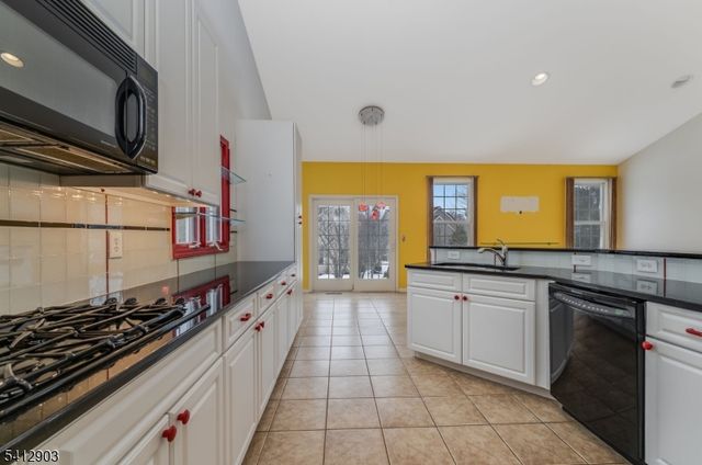 12 Republic Row, Franklin Twp., NJ 08873