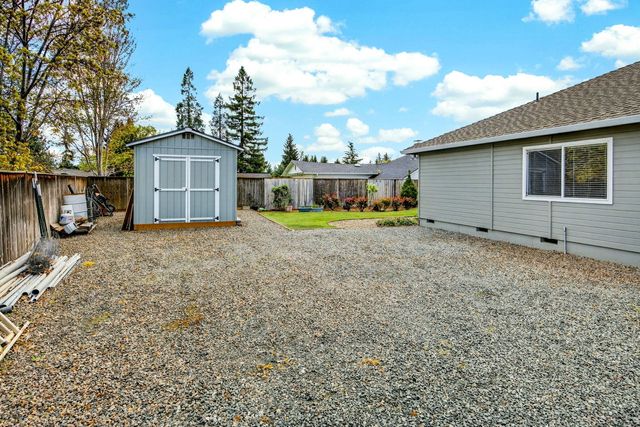 1562 Ridge Way, Medford, OR 97504