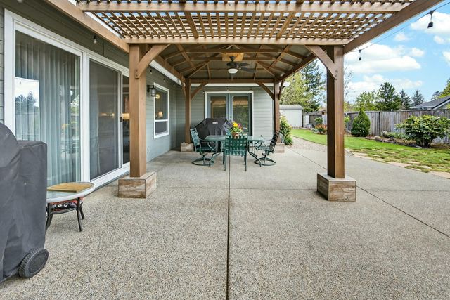 1562 Ridge Way, Medford, OR 97504