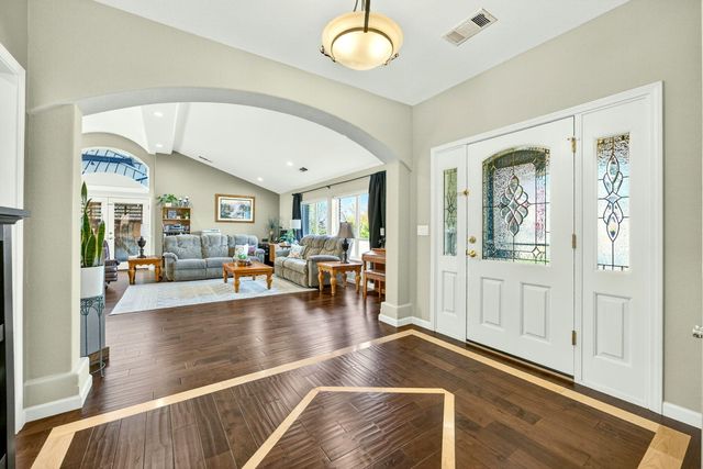 1562 Ridge Way, Medford, OR 97504