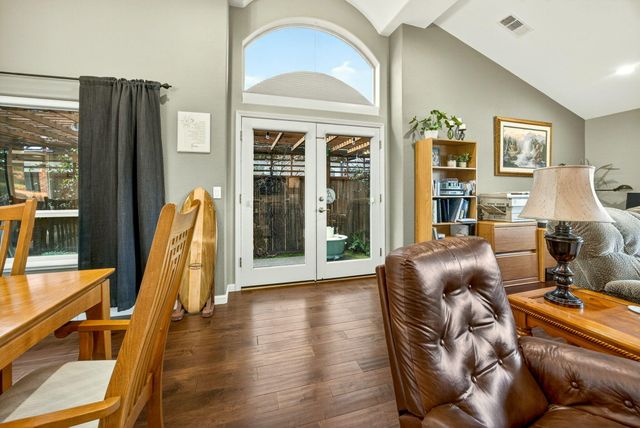 1562 Ridge Way, Medford, OR 97504