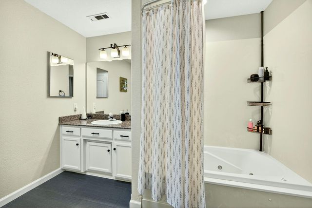 1562 Ridge Way, Medford, OR 97504