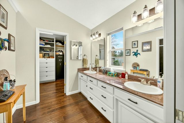 1562 Ridge Way, Medford, OR 97504