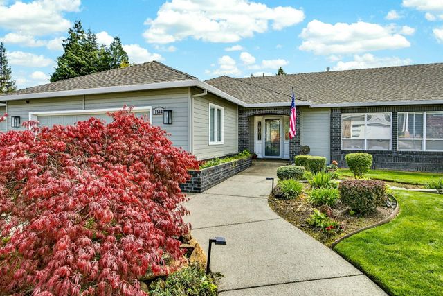 1562 Ridge Way, Medford, OR 97504