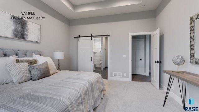 6605 E Hawker Cir Circle, Sioux Falls, SD 57110