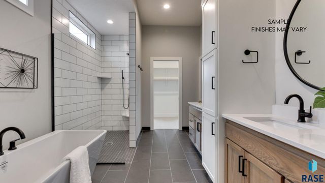 6605 E Hawker Cir Circle, Sioux Falls, SD 57110