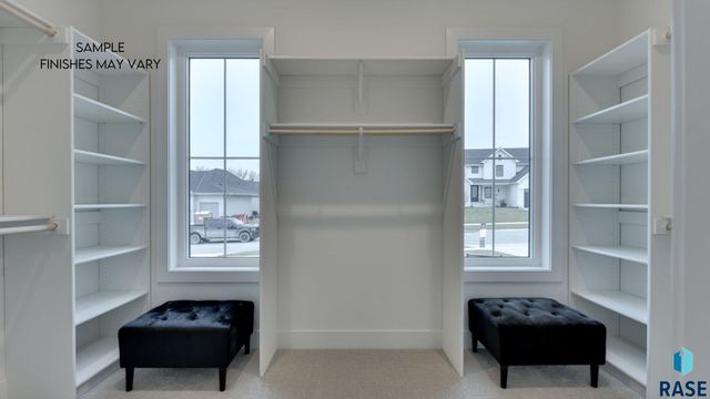 6605 E Hawker Cir Circle, Sioux Falls, SD 57110