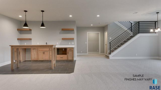 6605 E Hawker Cir Circle, Sioux Falls, SD 57110