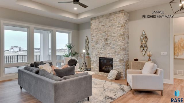 6605 E Hawker Cir Circle, Sioux Falls, SD 57110