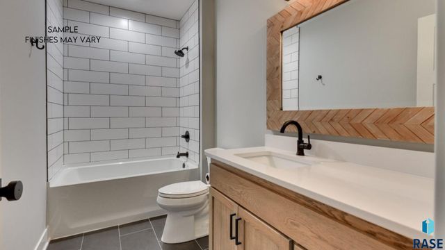 6605 E Hawker Cir Circle, Sioux Falls, SD 57110