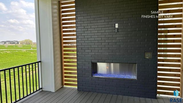 6605 E Hawker Cir Circle, Sioux Falls, SD 57110