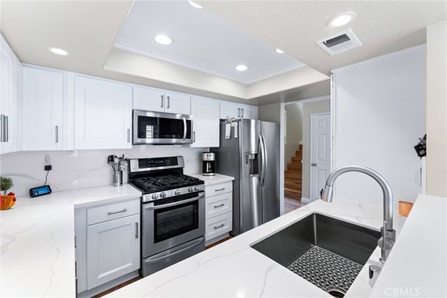 1037 S Daybreak Court, Anaheim, CA 92808
