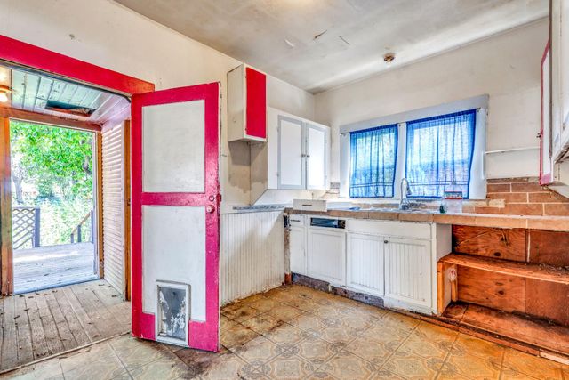 4809 Parker Ave, Sacramento, CA 95820