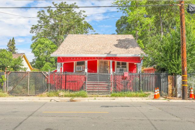 4809 Parker Ave, Sacramento, CA 95820