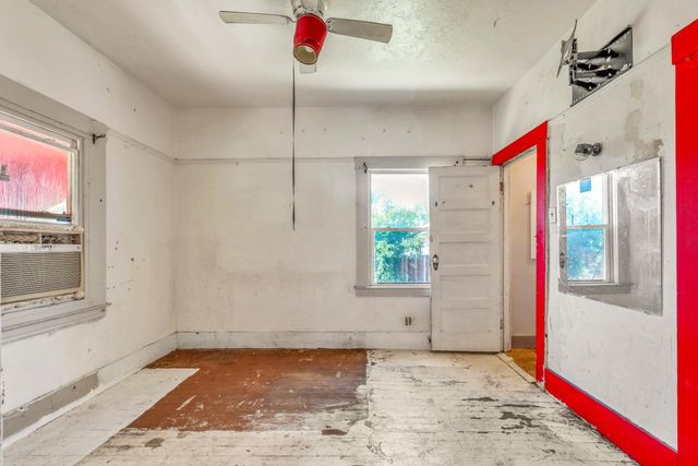 4809 Parker Ave, Sacramento, CA 95820