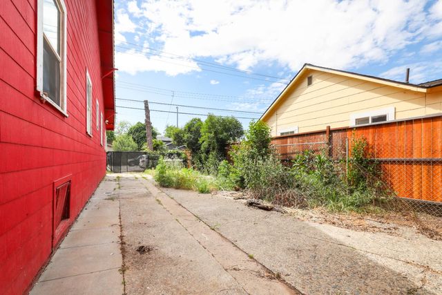 4809 Parker Ave, Sacramento, CA 95820