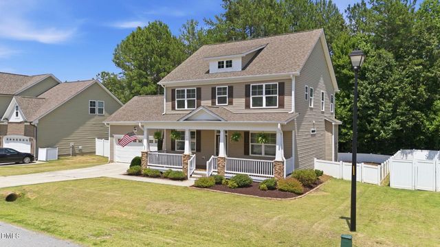 52 Grey Hawk Drive, Clayton, NC 27520