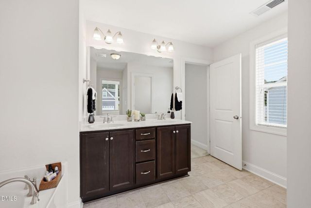 52 Grey Hawk Drive, Clayton, NC 27520