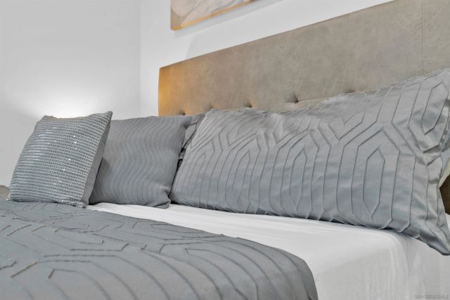 4825 W Point Loma, San Diego, CA 92107