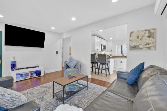 4825 W Point Loma, San Diego, CA 92107