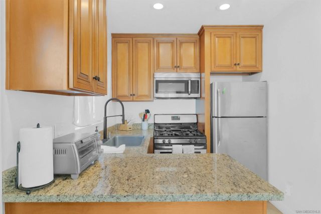 4825 W Point Loma, San Diego, CA 92107