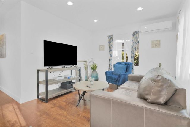 4825 W Point Loma, San Diego, CA 92107