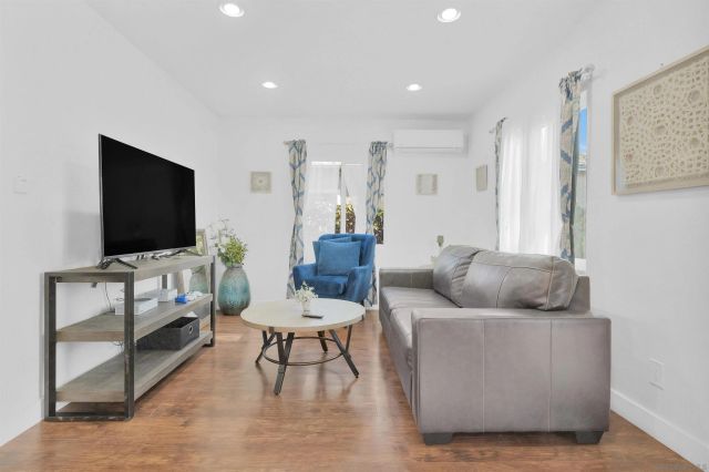 4825 W Point Loma, San Diego, CA 92107