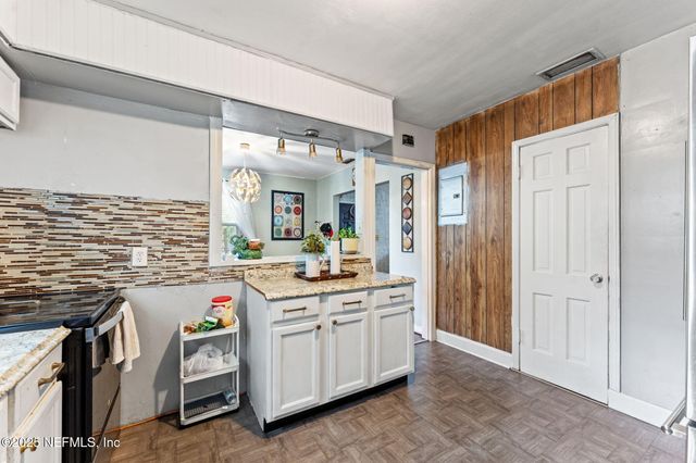 1204 N NORTH SHORE Drive, Jacksonville, FL 32208