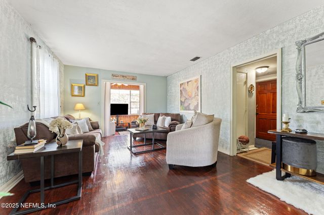 1204 N NORTH SHORE Drive, Jacksonville, FL 32208