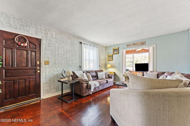 1204 N NORTH SHORE Drive, Jacksonville, FL 32208