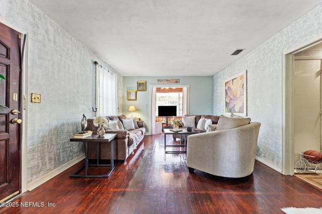 1204 N NORTH SHORE Drive, Jacksonville, FL 32208