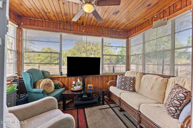 1204 N NORTH SHORE Drive, Jacksonville, FL 32208