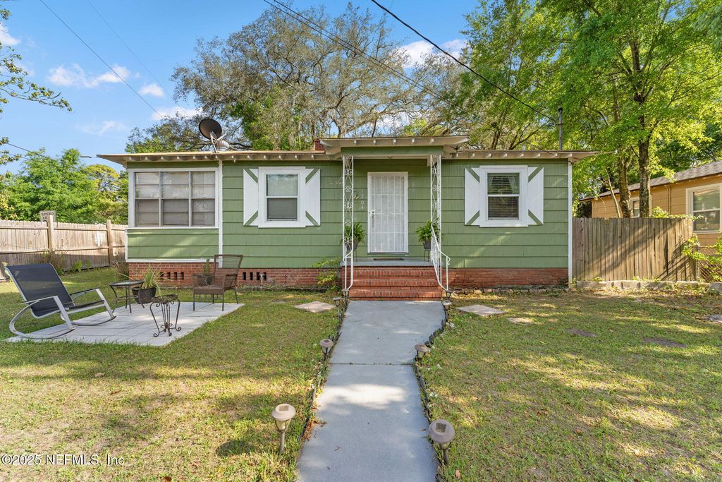 1204 N NORTH SHORE Drive, Jacksonville, FL 32208