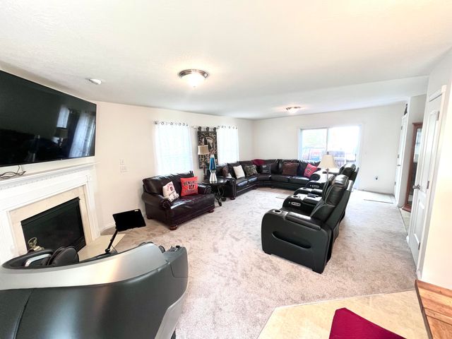 6547 Oak Crest Drive, Burlington, KY 41005
