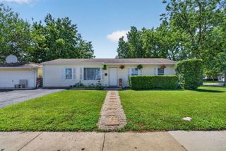 27 Belmont Drive, Romeoville, IL 60446