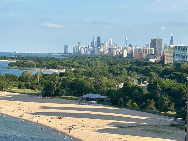 6007 N Sheridan Road 23G, Chicago, IL 60660