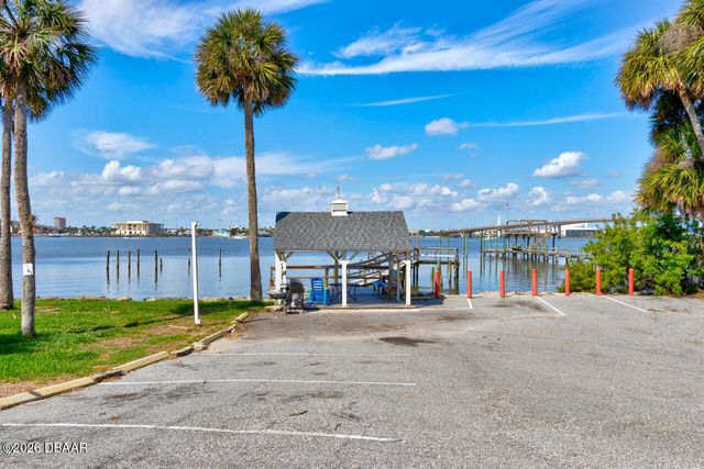 900 S Peninsula Dr Apt 108, Daytona Beach, FL 32118