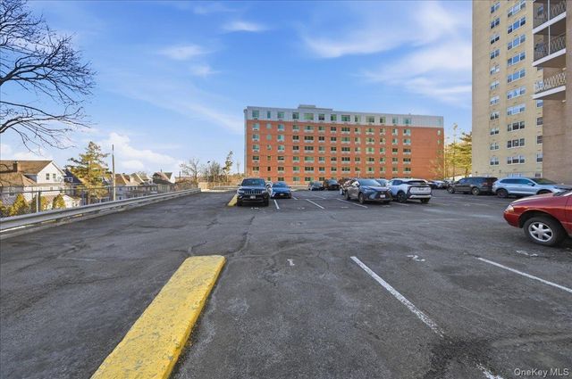 30 Lake Street 1J, White Plains, NY 10603