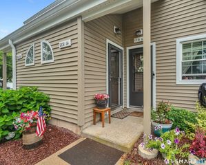 1231 Washington Street 14, Middletown, CT 06457