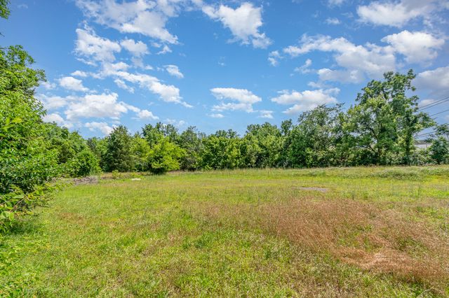 6823 Dixie HWY, Florence, KY 41042