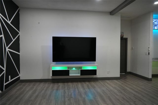 8417 Los Robles Avenue, Alvin, TX 77511